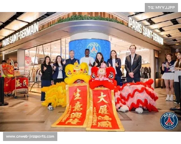 巴黎圣日耳曼传奇球星马图伊迪助阵香港新店开业